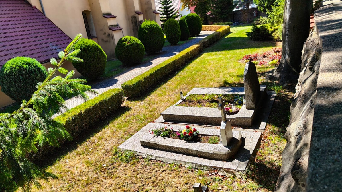 Cmentarz przy kościele św. Mikołaja, Pszenno, gmina Świdnica [GALERIA]
