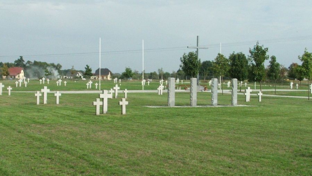 Cmentarz wojenny, Nadolice Wielkie, gmina Czernica