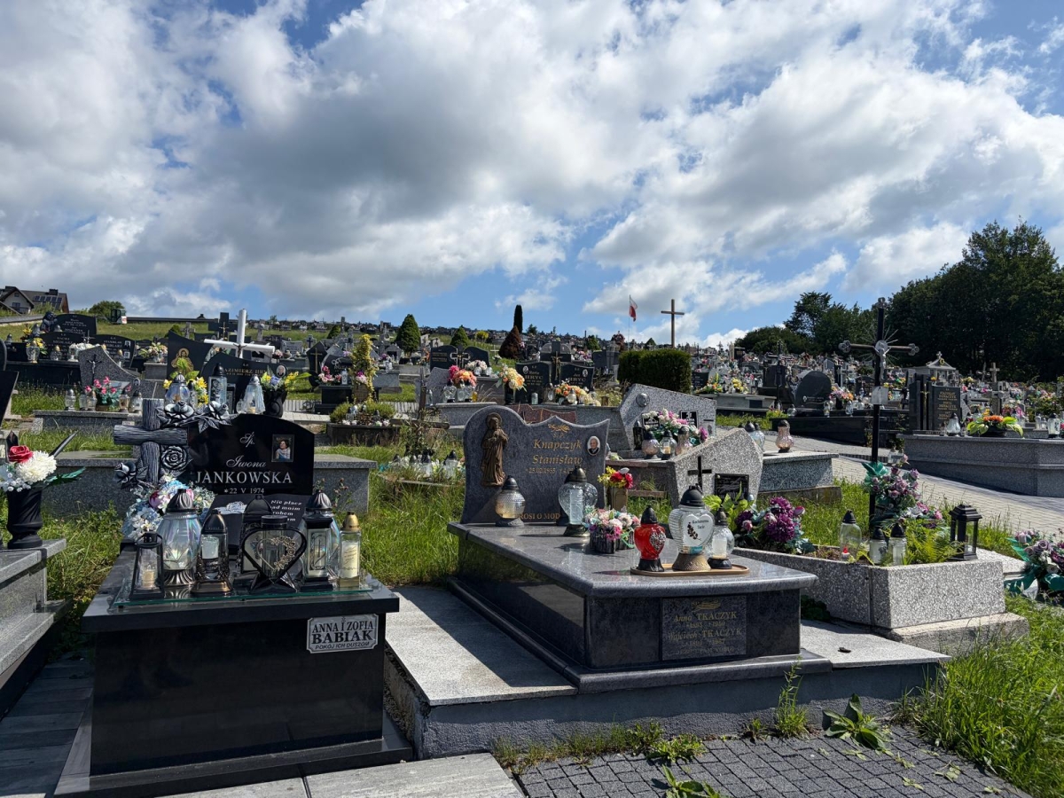 Cmentarz parafii Św. Marcina Biskupa i Matki Bożej Śnieżnej, Grywałd, gmina Krościenko nad Dunajcem [GALERIA]