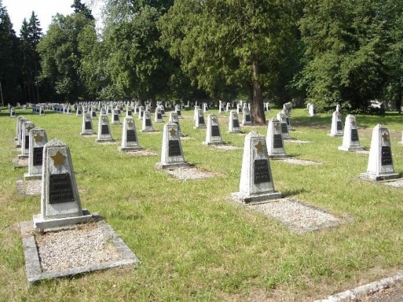 Cmentarz wojenny oficerów radzieckich, Cybinka, ul. Lwowska