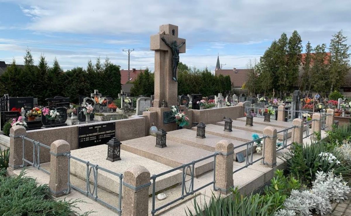 Cmentarz parafii NMP Królowej Aniołów, Popielów