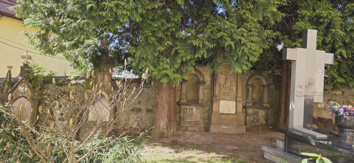 Cmentarz przy kościele św. Michała Archanioła, Mieroszów