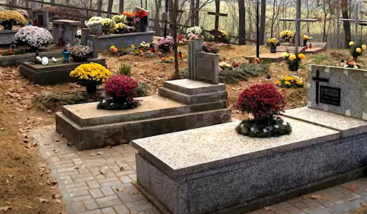 Cmentarz parafii św. Józefa Oblubieńca, Owczary, gmina Sękowa