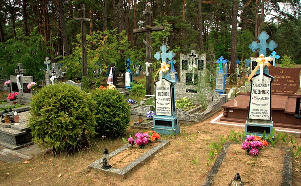 Cmentarz parafii prawosławnej Opieki Matki Bożej, Dubicze Cerkiewne