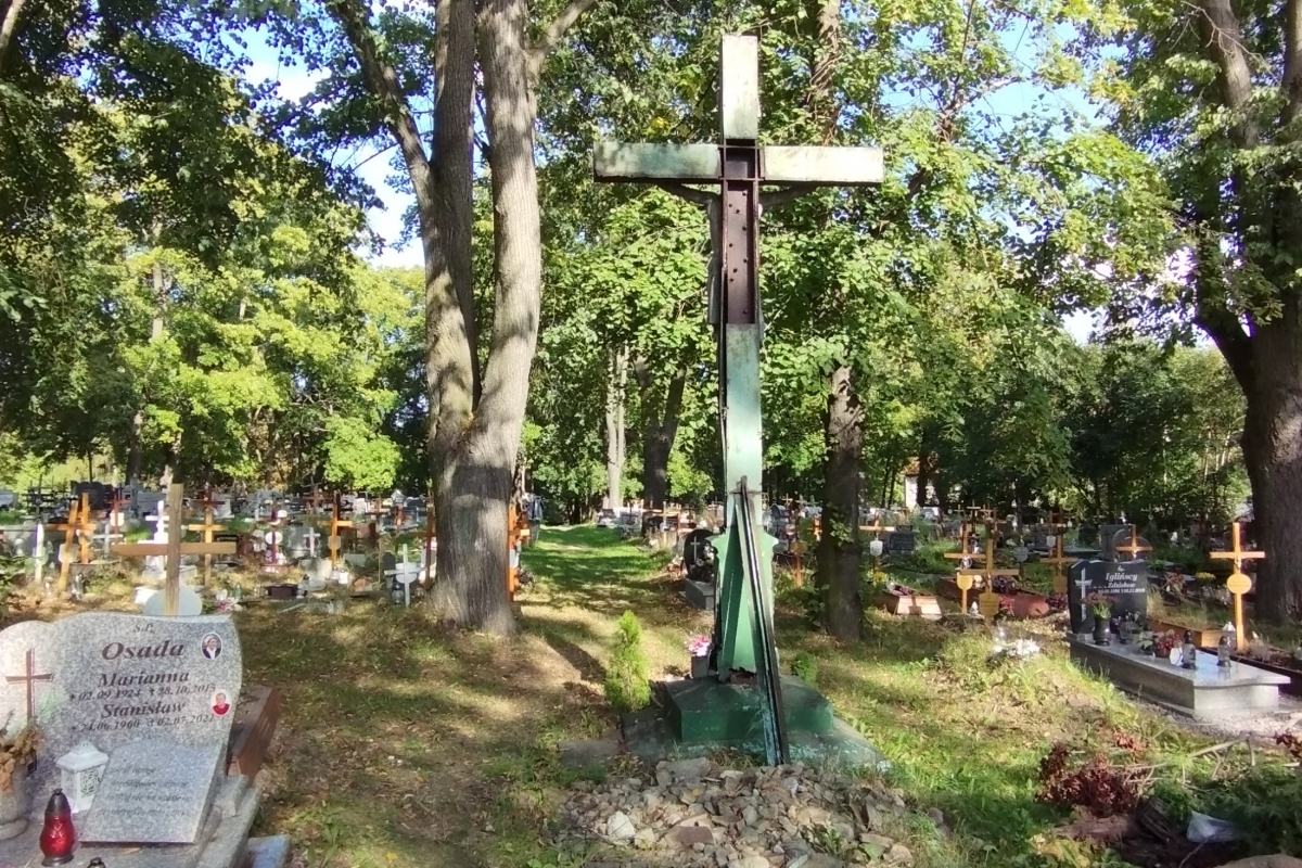 Cmentarz parafii polskokatolickiej Zesłania Ducha Świętego, ul. Moniuszki, Wałbrzych